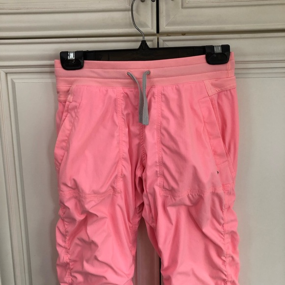 LINED Ivivva by Lululemon Live to Move crop - Picture 2 of 13